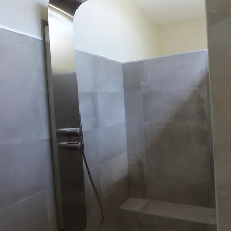 Ferme La Claviere, Maison De Lou Mas 別荘 Mane